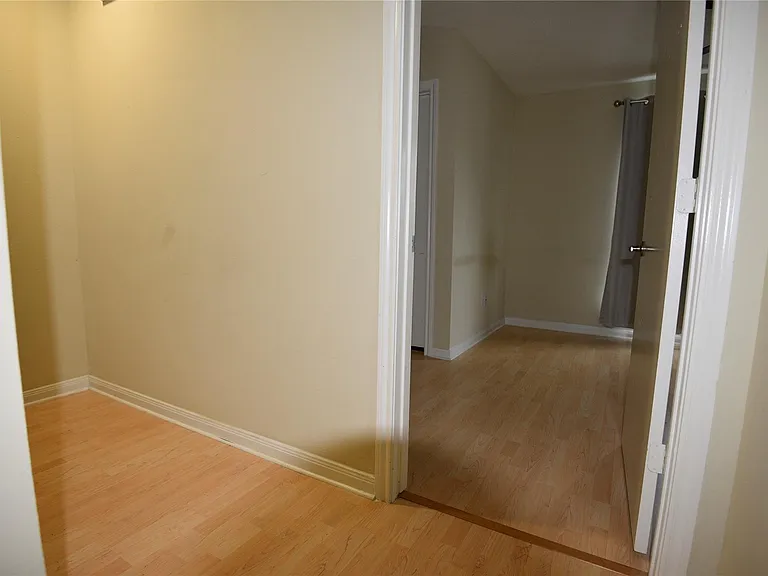 1008 Andrews St — Photo 15