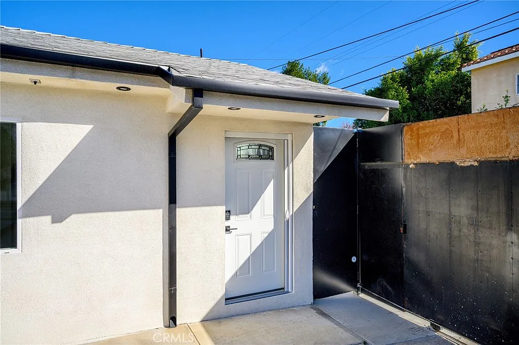 1 bed, 1.5 bath, 570 sqft, $2,200 — Photo 3