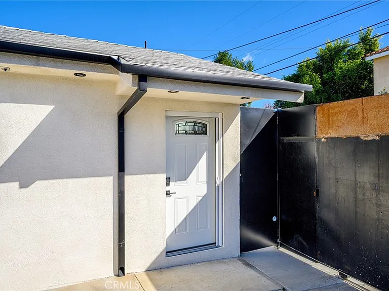 14298 Van Nuys Blvd — Photo 3