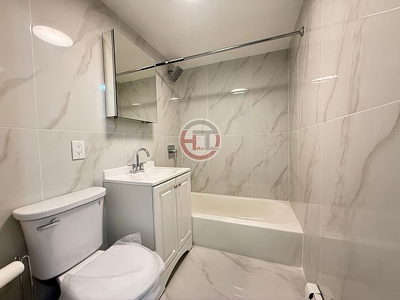 2nd image of 1012 Evergreen Ave #1F