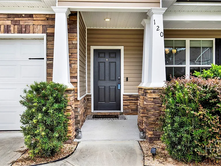 120 Annie Dr — Photo 4
