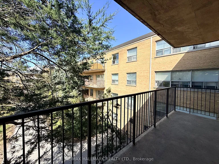 30 Upper Canada Dr #301 — Photo 12