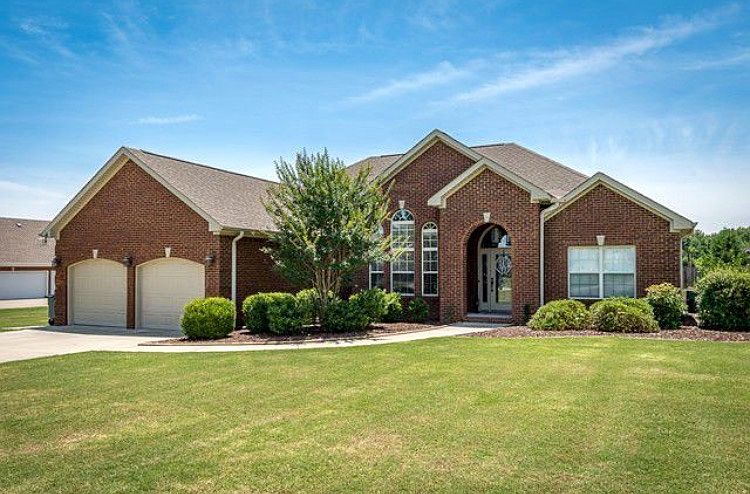 1st image of 43 Rosewood Ln