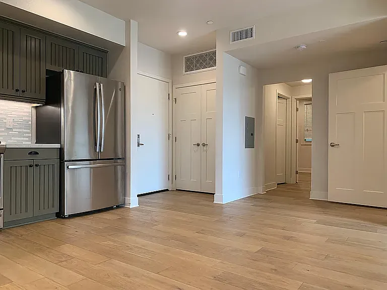 627 Deep Valley Dr #417 — Photo 4