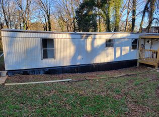 1007 S Pond St, Toccoa, GA 30577