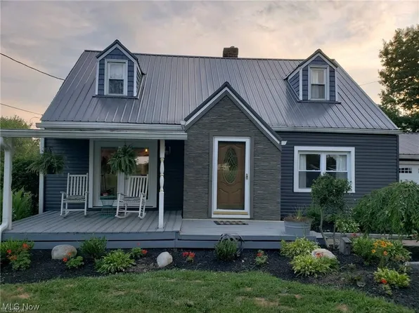 3137 Waynesburg Dr SE, Canton, OH 44707