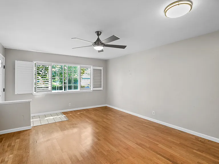 1319 Wylie Way — Photo 5