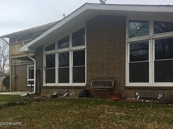 2nd image of 1500 Hideaway Ln