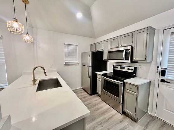 4th image of 8698 Hawthorne St #8698
