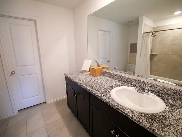 1361 Beach Dr — Photo 17