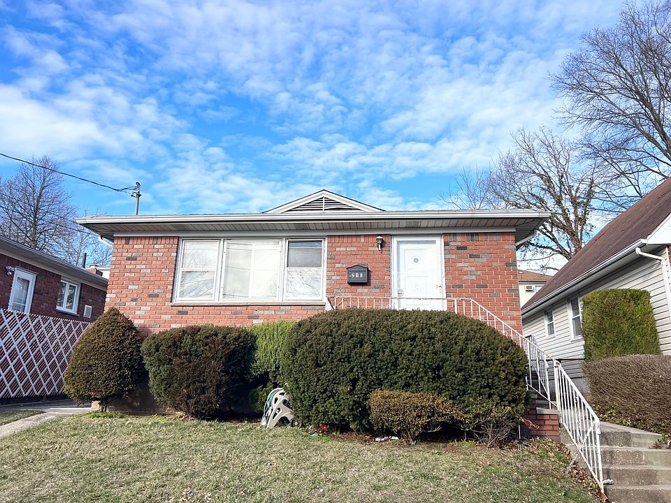 1st image of 219 Tysens Ln #1