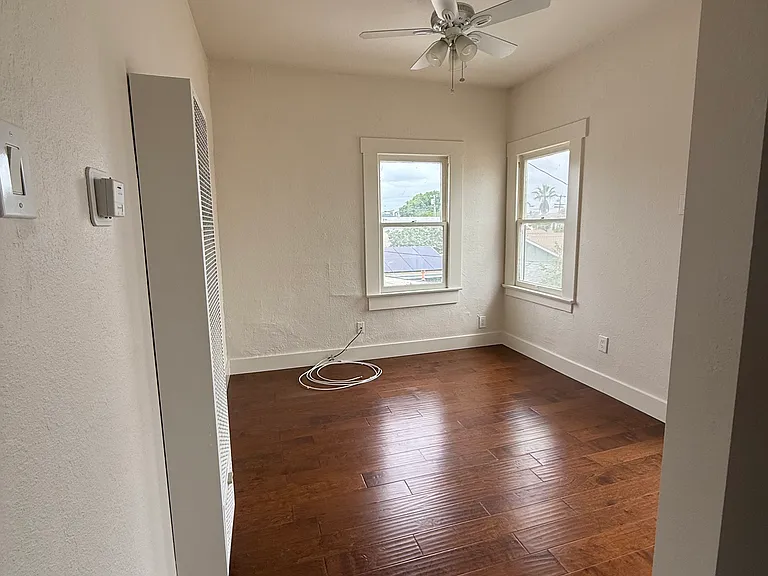 489 Dawson Ave #C — Photo 2