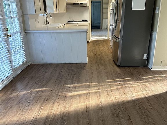 5th image of 3833 Valentine Rd