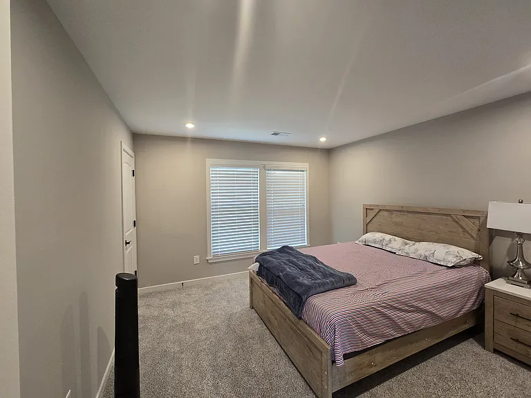 121 Linden Ct — Photo 21