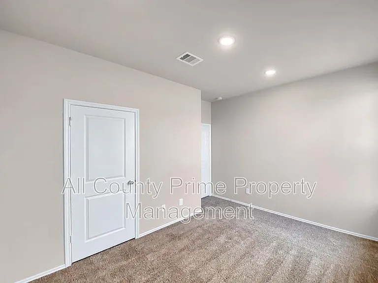 13067 Clearview Dr — Photo 14
