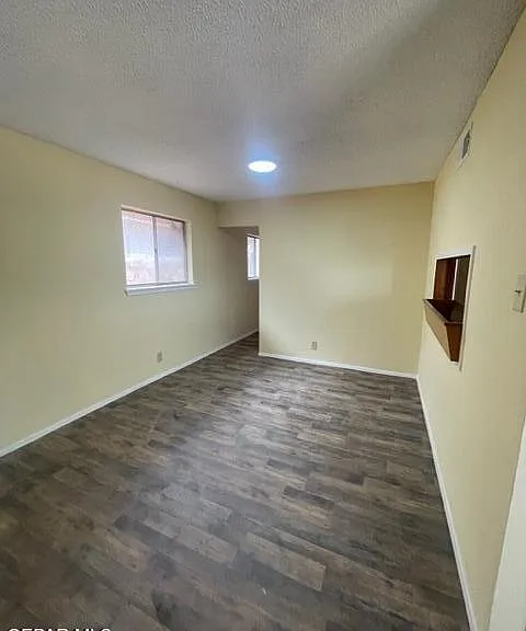 3031 Van Buren Ave — Photo 16
