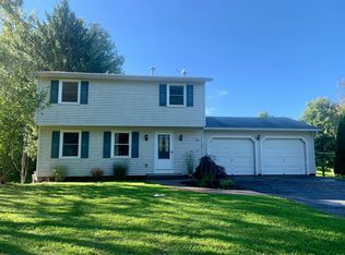 2381 Cornwall Dr, Macedon, NY 14502