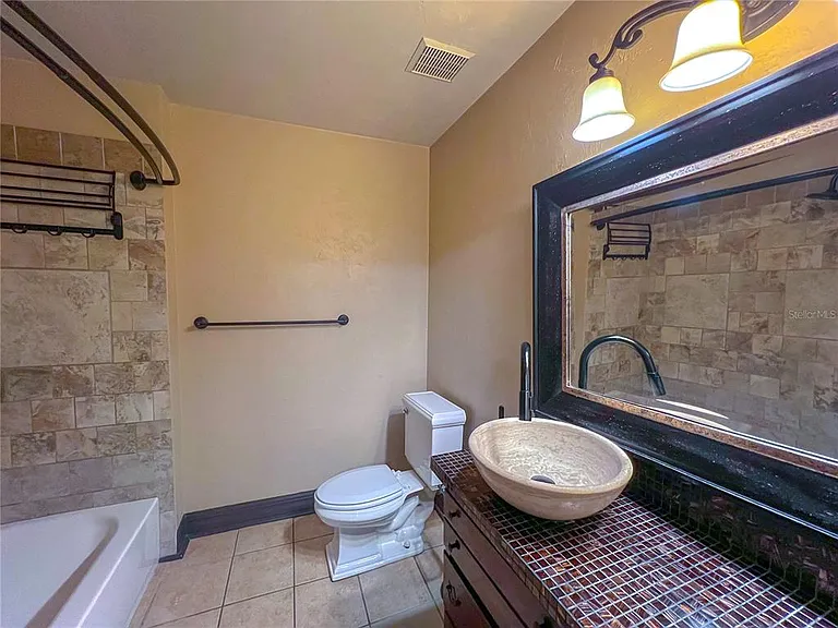 4112 NW 16th Dr — Photo 9