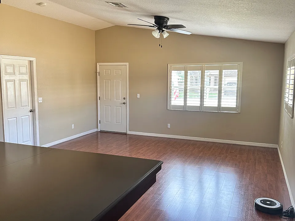 285 Royal Palms Dr