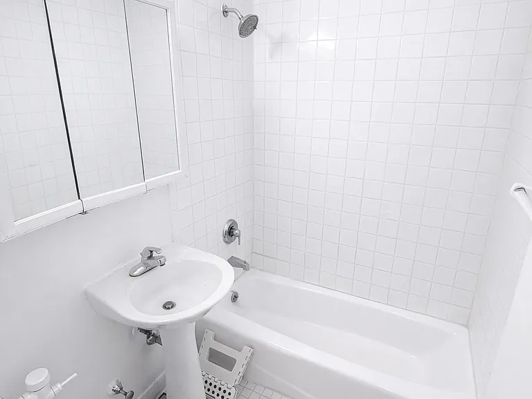 404 E 75th St #3C — Photo 9