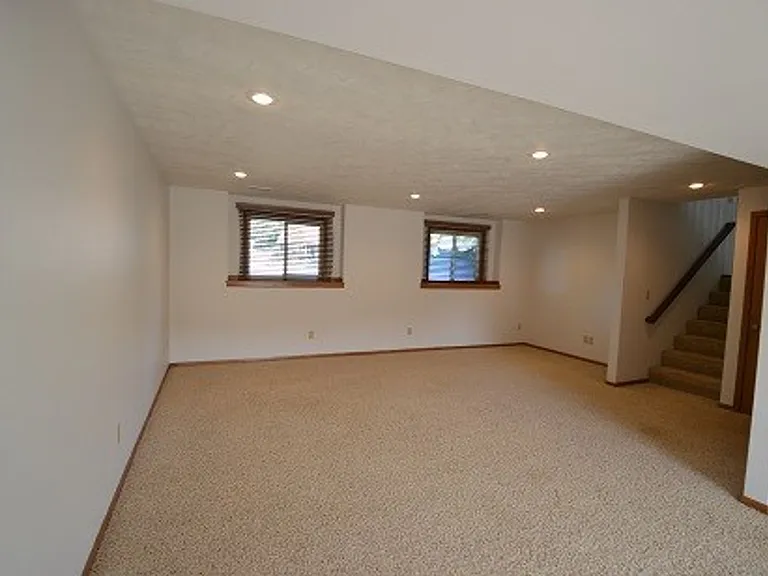 4401 E Oak St — Photo 12