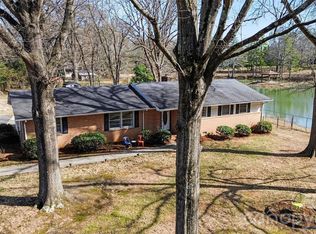 4831 Dogwood Pl, Charlotte, NC 28212