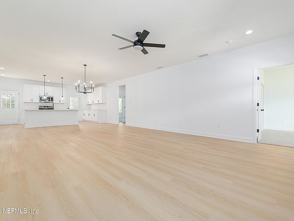 2nd image of 450 SE 72ND Street