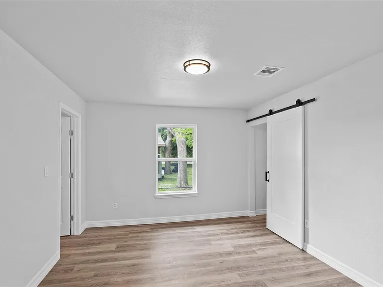 524 Dunnam Ave — Photo 10