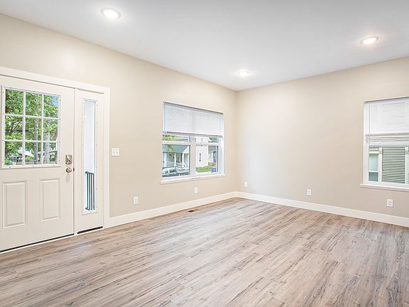 2nd image of 738 Sinclair Ave NE APT 2
