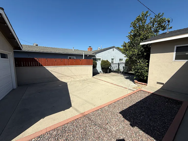 9238 Badminton Ave — Photo 12