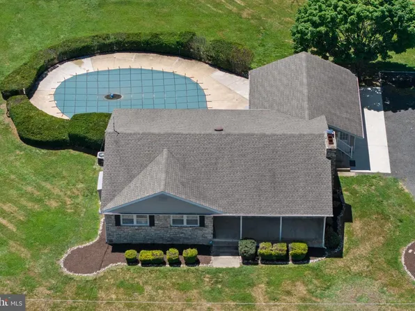 355 Eayrestown Rd, Southampton, NJ 08088