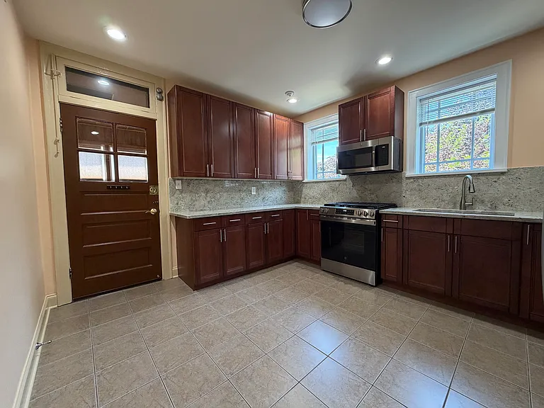4957 W Sunnyside Ave #2 — Photo 3
