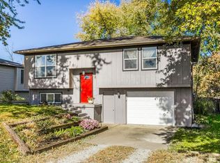 209 E Mary St, Lansing, KS 66043