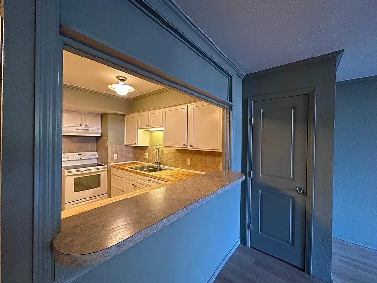 6000 N Brookline Ave #53 — Photo 12