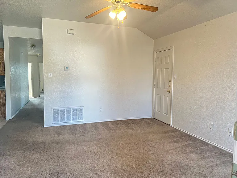 2608 Edgefield St — Photo 3