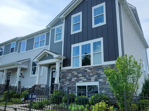 1011 Moraine Dr #1606, South Elgin, IL 60177