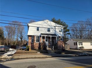 2226 Cranston St Floor 2, Cranston, RI 02920