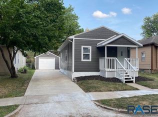 406 N Jessica Ave, Sioux Falls, SD 57103