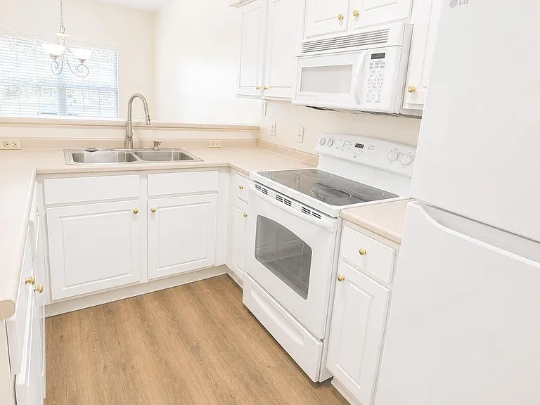 2225 Locksley Woods Dr #C — Photo 11