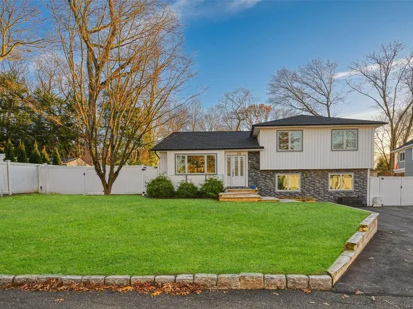 20 Furman Place, East Norwich, NY 11732