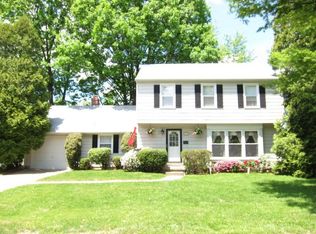877 Waterford Dr, Delran, NJ 08075
