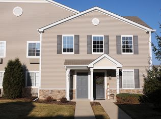 1917 Silverstone Dr #1917, Carpentersville, IL 60110