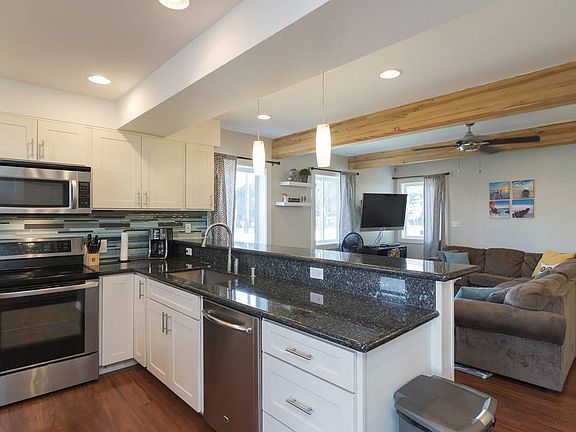 Main floor granite counters