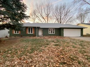 5645 S Dollison Ave, Springfield, MO 65810