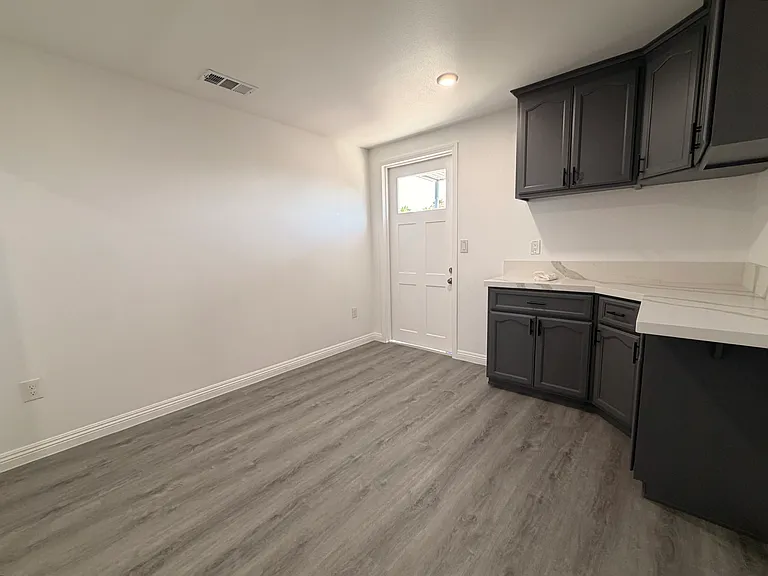 4321 E 4th St #3 — Photo 2