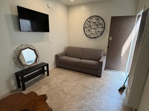 201 29th St #C, Newport Beach, CA 92663