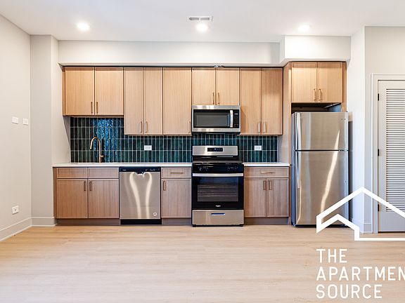 3rd image of 4101 N Sheridan Rd #307