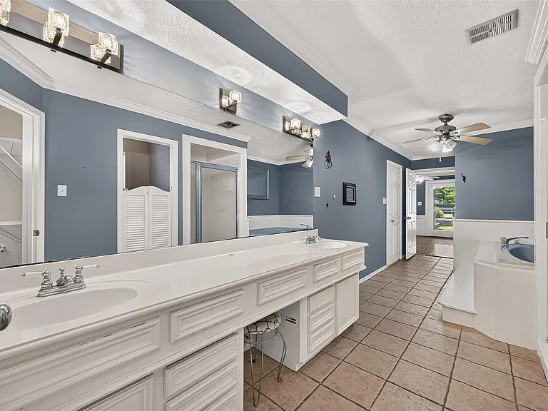 1007 E Baker Rd — Photo 12