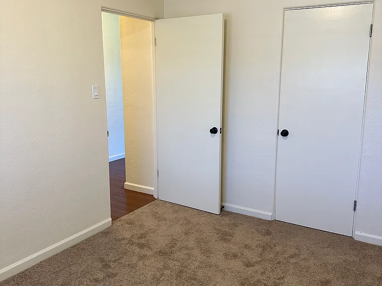 Iverson Cir — Photo 14