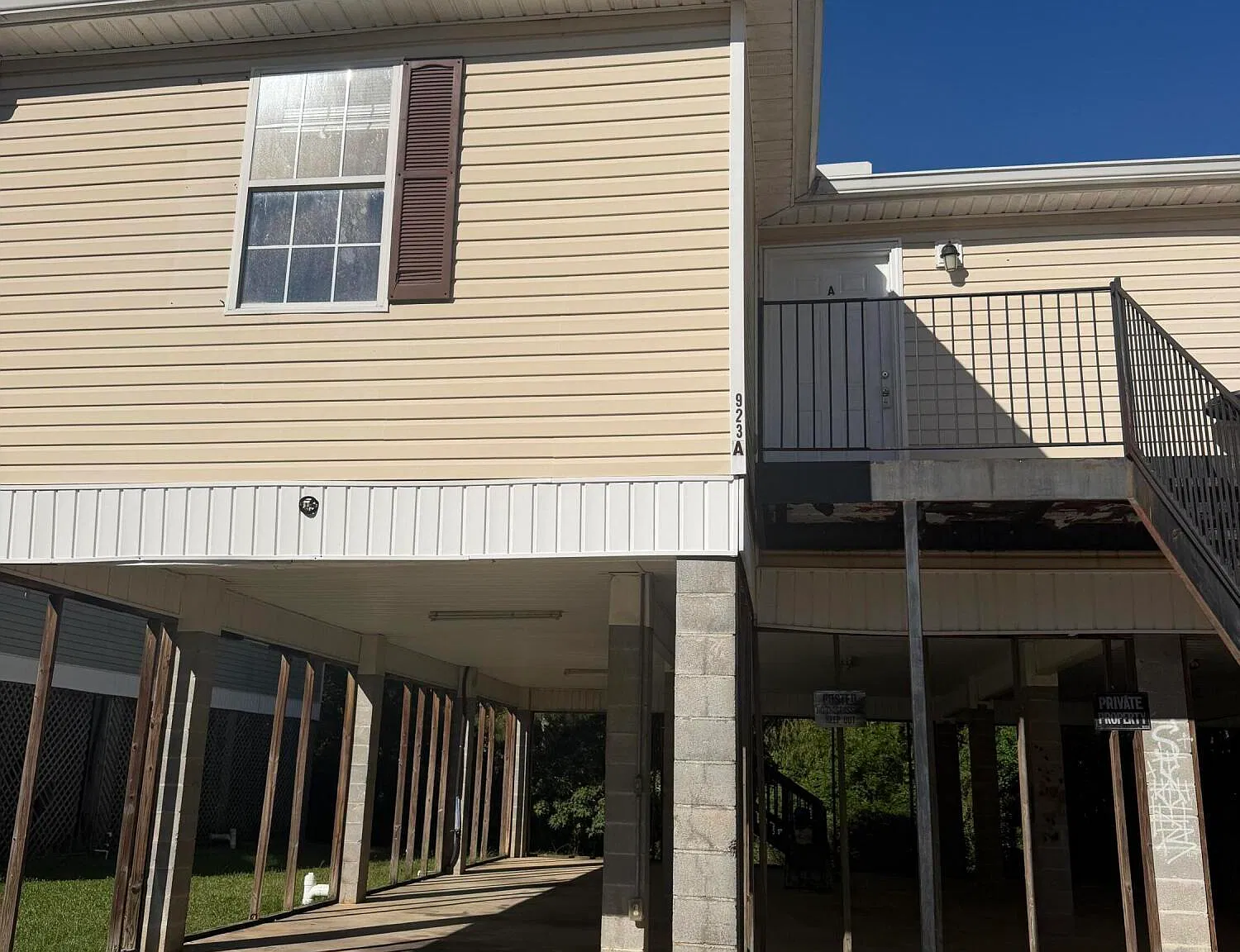 3 bed, 2.0 bath, 1071 sqft, $1,100 — Photo 1